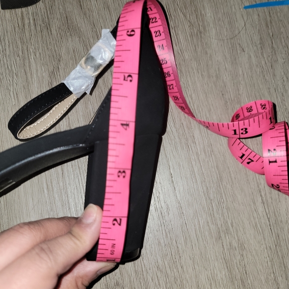 Dream Pairs | Women's Black Chunky Heels - Picture 5 of 5